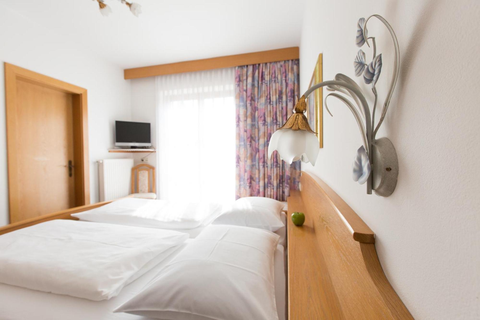 Bed and Breakfast Linghof Тироло Экстерьер фото