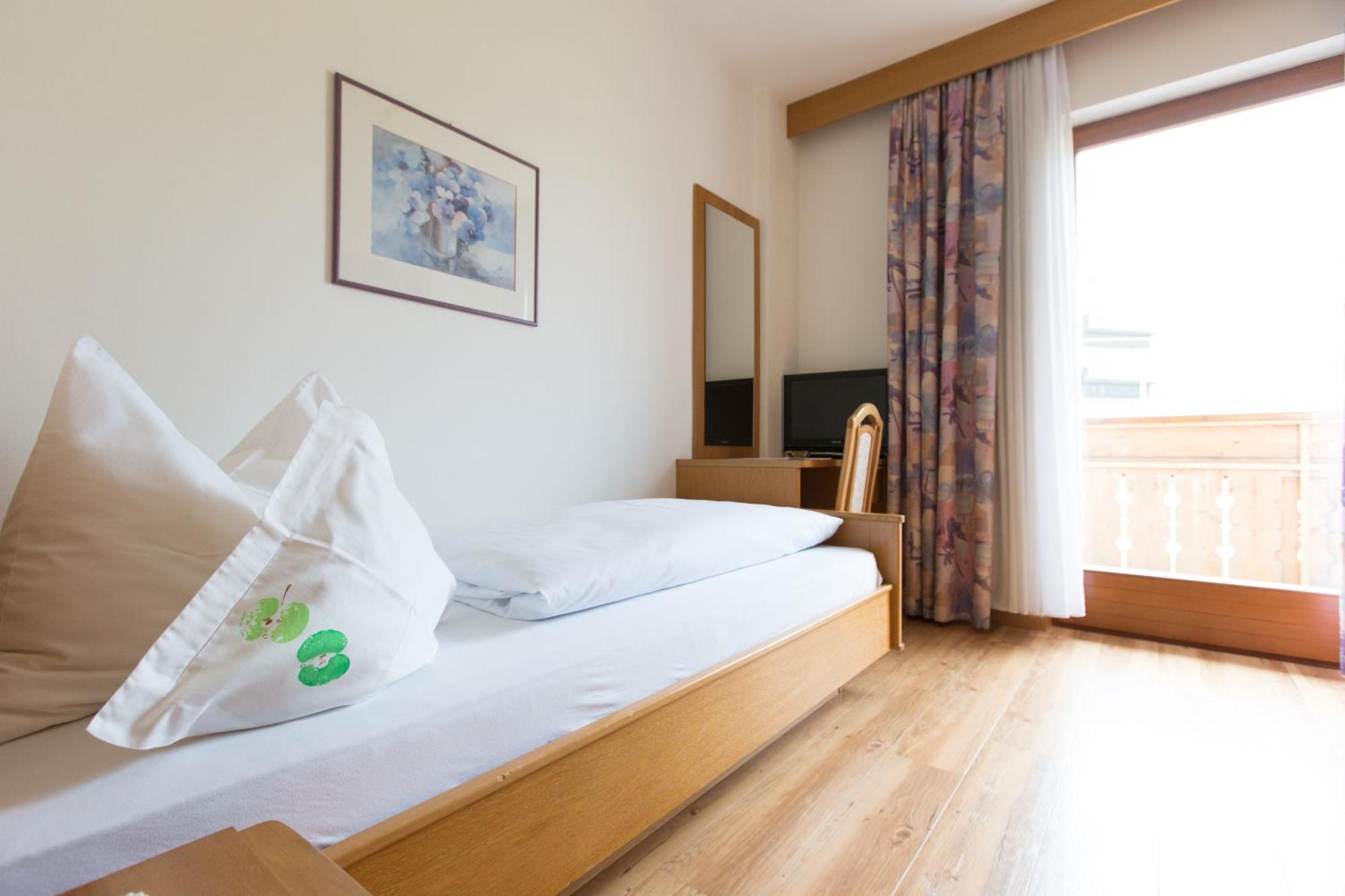 Bed and Breakfast Linghof Тироло Экстерьер фото
